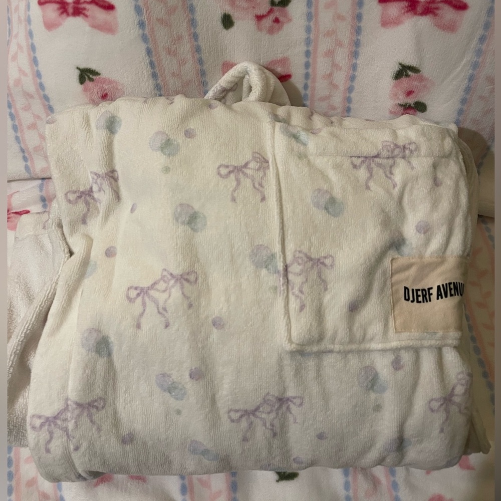 Djerf Avenue robe - bubble bliss
